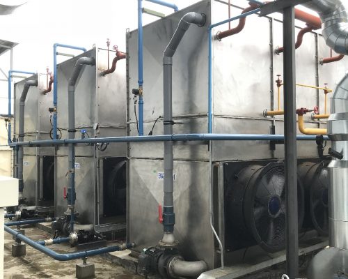Evaporative condenser